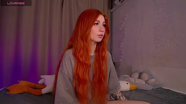 Snapshot of Evaa_Moonn_ chatting on 12.13.24 Evaa Moonn online show from 12.13.24