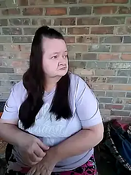 Snapshot of Bayou_Woman68 chatting on 10.23.25 Bayou Woman68 online show from 10.23.25