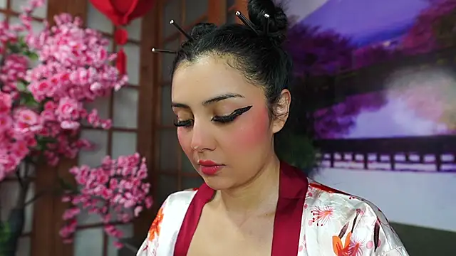 miss lizith online show from 10.28.25