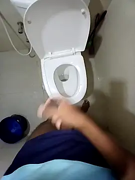 Snapshot of alanjoyoo chatting on 01.14.25 alanjoyoo online show from 01.14.25