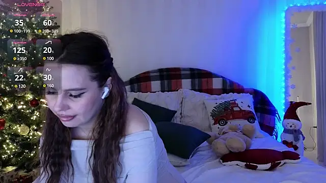 Snapshot of Aisha_Riley chatting on 12.17.24 Aisha Riley online show from 12.17.24