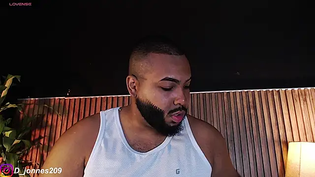 Snapshot of DilanJonnes_ chatting on 10.04.25 DilanJonnes  online show from 10.04.25