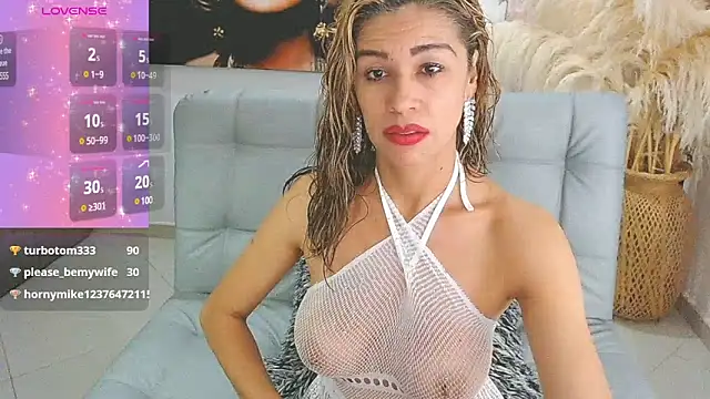 Snapshot of Isabelhot1 chatting on 03.19.25 Isabelhot1 online show from 03.19.25