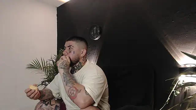 Ash gusbig online show from 03.14.25