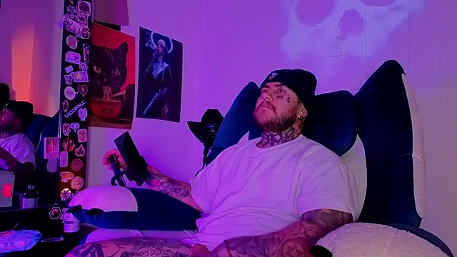 Ash gusbig online show from 10.28.25