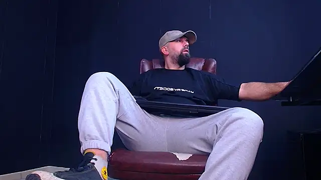 JackEthann online show from 10.04.25