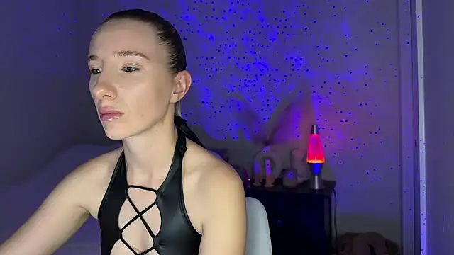 Snapshot of kalye_star chatting on 12.13.24 kalye star online show from 12.13.24