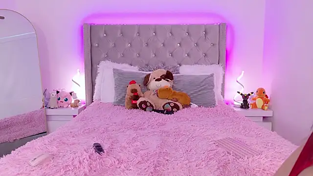 JuliaSUMMERS2022 online show from 02.13.25