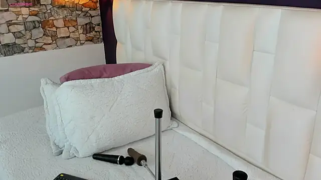 Abbyadams online show from 11.24.25