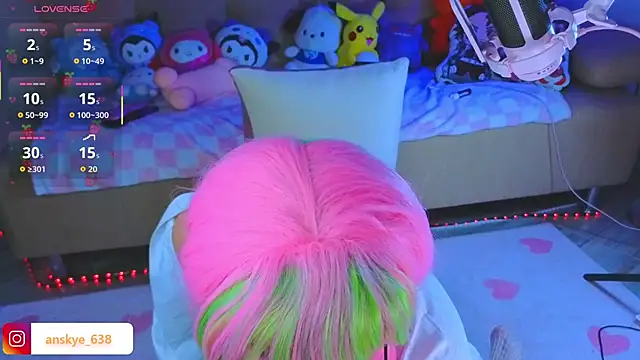 AnngelaSkye online show from 10.30.25