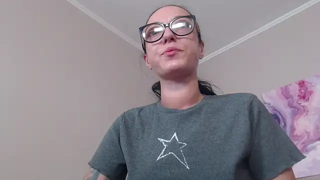 Snapshot of IzabelllNoir chatting on 06.30.26 IzabelllNoir online show from 06.30.26