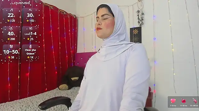 Snapshot of AishaAmin_ chatting on 04.23.26 AishaAmin online show from 04.23.26