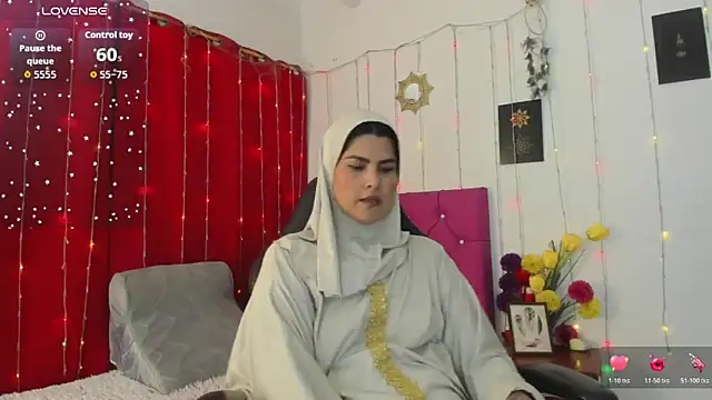 Snapshot of AishaAmin_ chatting on 05.14.26 AishaAmin online show from 05.14.26