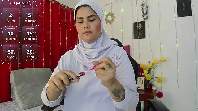 Snapshot of AishaAmin_ chatting on 05.15.26 AishaAmin online show from 05.15.26