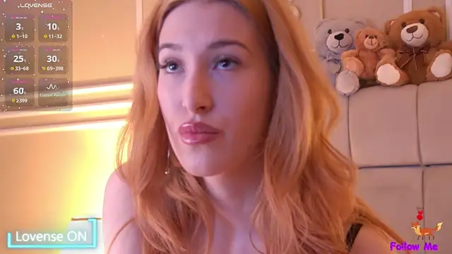 Snapshot of SerenaBennet chatting on 01.22.25 SerenaBennet online show from 01.22.25