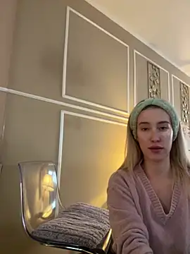 Snapshot of SerenaBennet chatting on 02.10.26 SerenaBennet online show from 02.10.26