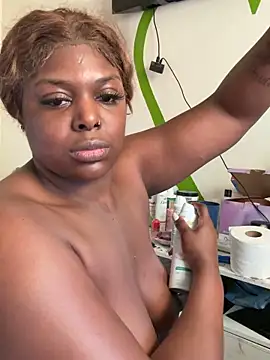 Snapshot of JoWheelsss chatting on 02.10.26 JoWheelsss online show from 02.10.26