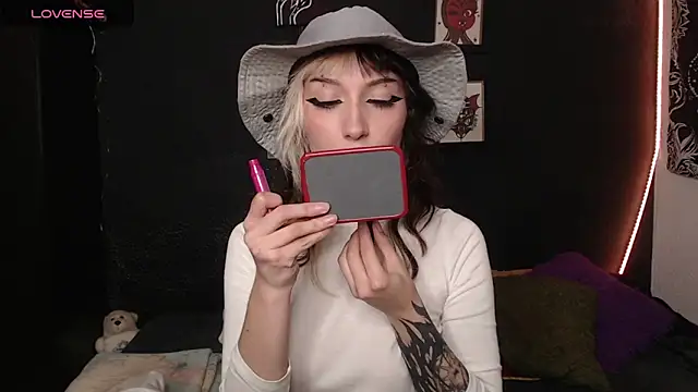 niakat  online show from 09.16.25