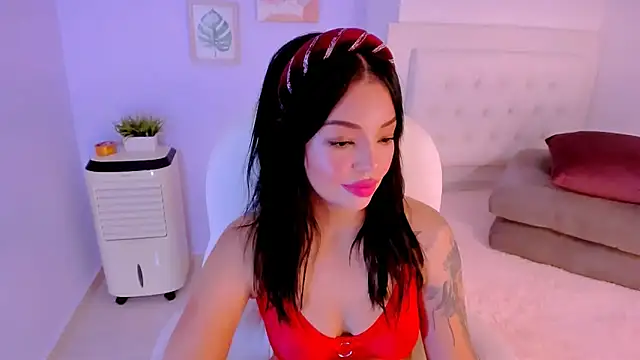 Snapshot of Sara_LipsX chatting on 02.08.25 Sara LipsX online show from 02.08.25