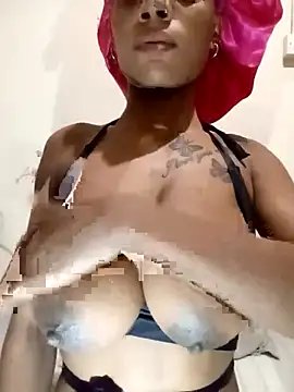 Snapshot of BarbieDoll_03 chatting on 10.06.25 BarbieDoll 03 online show from 10.06.25