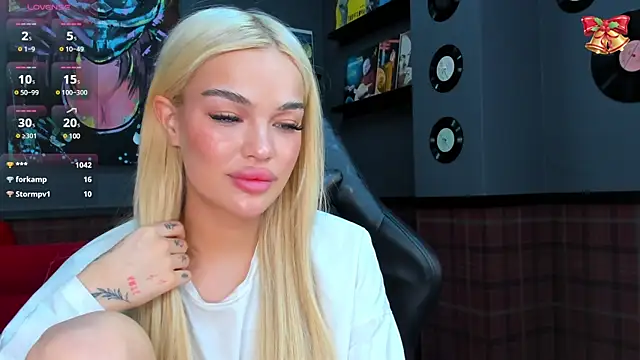 Snapshot of Angel_Sapphire_ chatting on 03.12.25 Angel Sapphire online show from 03.12.25