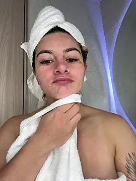 AtheneaRossi online show from 02.17.26