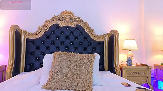 AdelinaVans online show from 02.20.26