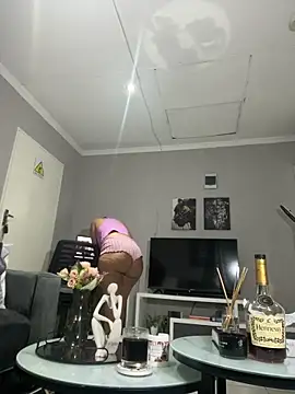 Snapshot of Bootyfulbarbiie chatting on 01.18.25 Bootyfulbarbiie online show from 01.18.25