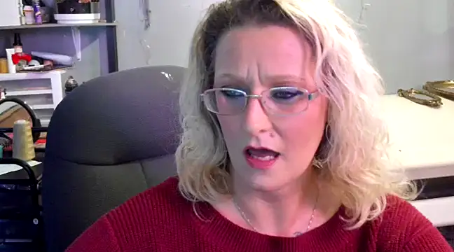 Snapshot of Lisalovely6981 chatting on 01.24.25 Lisalovely6981 online show from 01.24.25