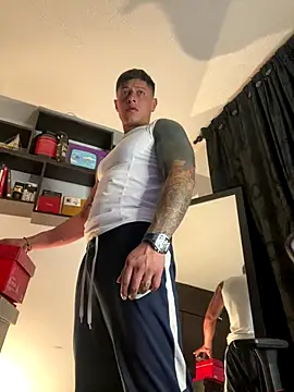 Snapshot of darmod chatting on 09.12.25 darmod online show from 09.12.25