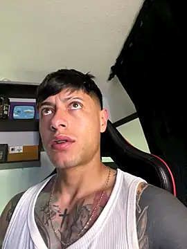 Snapshot of darmod chatting on 10.11.25 darmod online show from 10.11.25