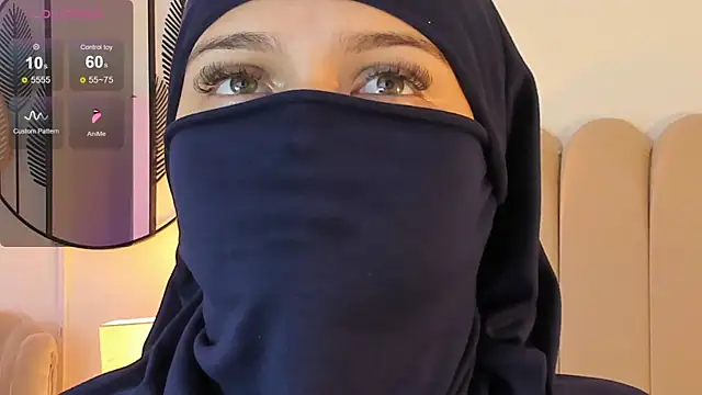 Snapshot of anna-henao chatting on 12.10.24 anna-henao online show from 12.10.24