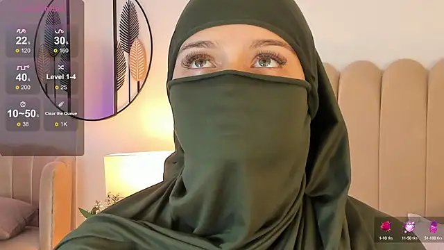 Snapshot of anna-henao chatting on 12.13.24 anna-henao online show from 12.13.24