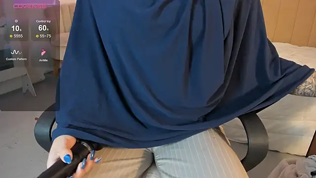 Snapshot of anna-henao chatting on 03.04.25 anna-henao online show from 03.04.25