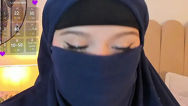 Snapshot of anna-henao chatting on 09.18.25 anna-henao online show from 09.18.25