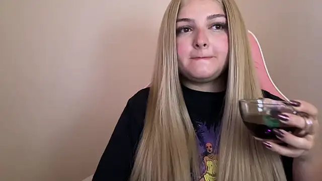SweetPaige  online show from 02.06.25