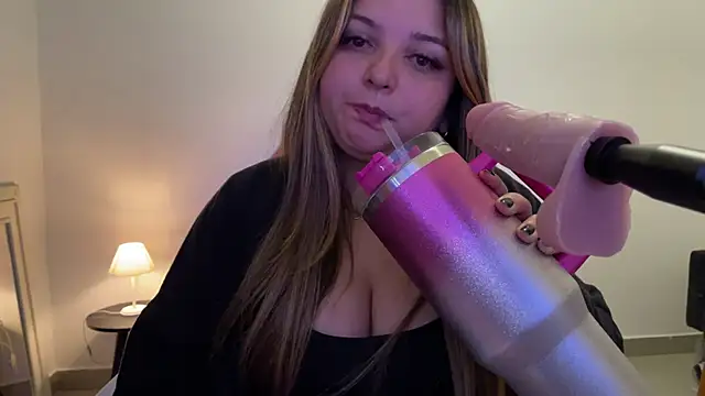 Snapshot of SweetPaige_ chatting on 05.02.26 SweetPaige online show from 05.02.26