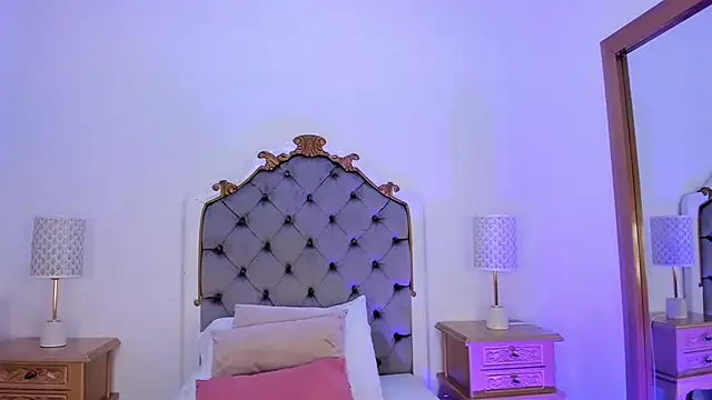 Pushaina   online show from 12.02.24