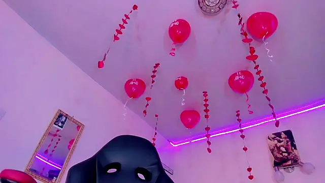 naomy  xx online show from 02.18.25