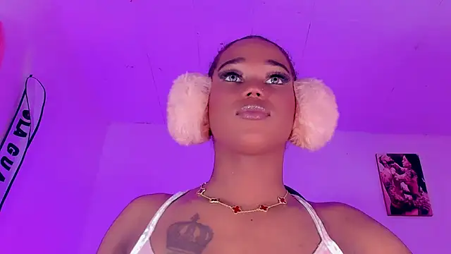 naomy  xx online show from 10.15.25