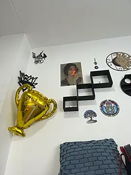 jamilaross online show from 07.04.26