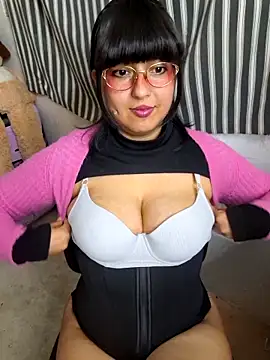 Snapshot of Derry_Cooper chatting on 11.07.25 Derry Cooper online show from 11.07.25