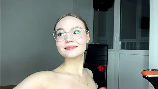 Snapshot of sexstar_lif3style chatting on 10.02.25 sexstar lif3style online show from 10.02.25