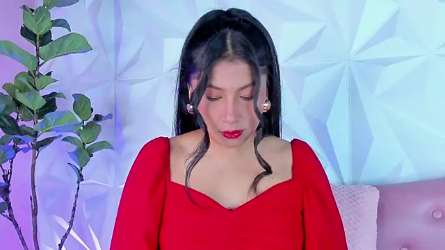 LinnaGardenia online show from 02.01.25