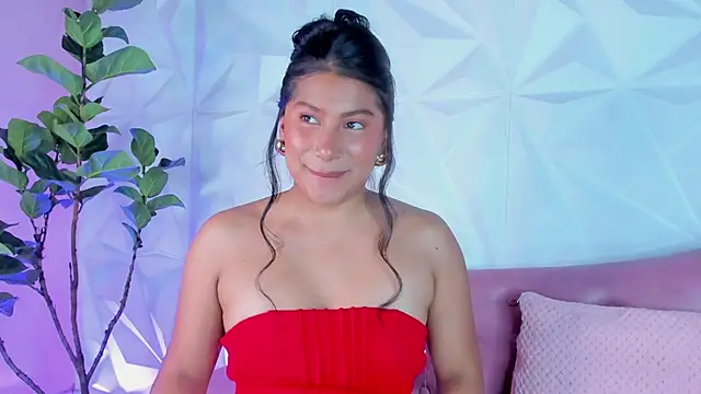 LinnaGardenia online show from 02.02.25