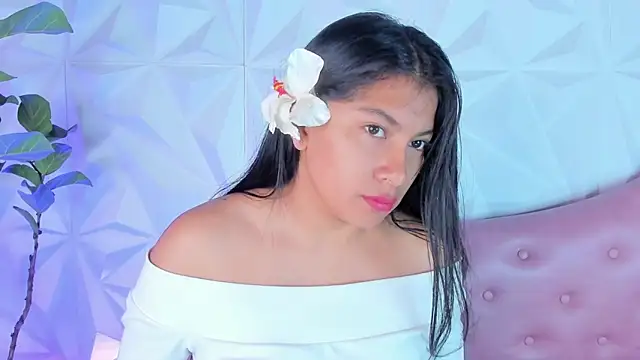 LinnaGardenia online show from 02.10.25