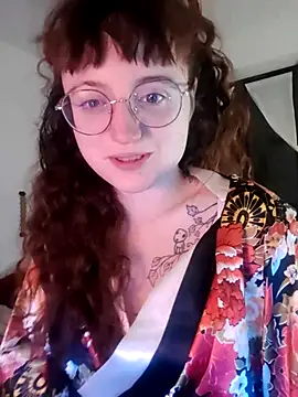 Snapshot of _foxygirl_ chatting on 03.04.25  foxygirl  online show from 03.04.25