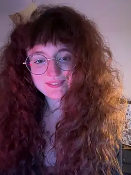 Snapshot of _foxygirl_ chatting on 03.18.25  foxygirl  online show from 03.18.25