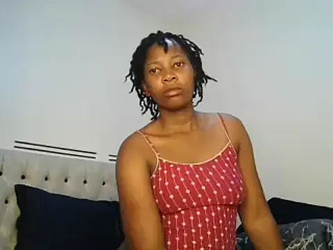 Petitiebooty online show from 02.11.25