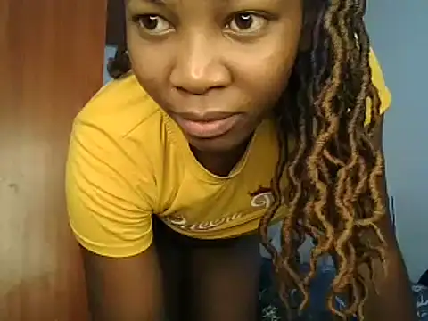 Petitiebooty online show from 02.23.25